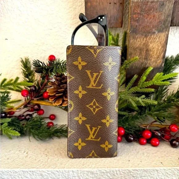 Louis Vuitton Accessories - - Louis Vuitton monogram, eye glass case like new
